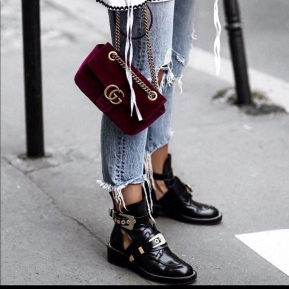 balenciaga cut out boots cena